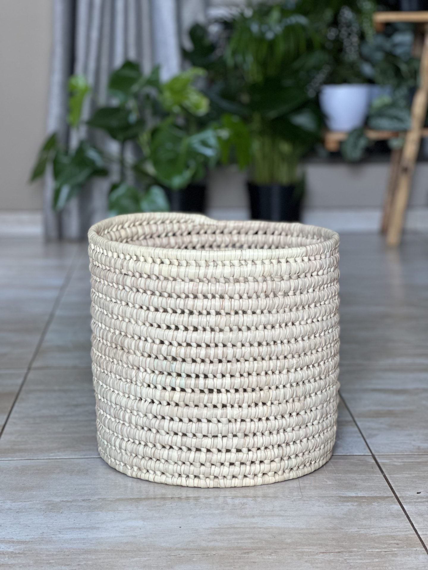 Neutral XL Basket- Solid Design