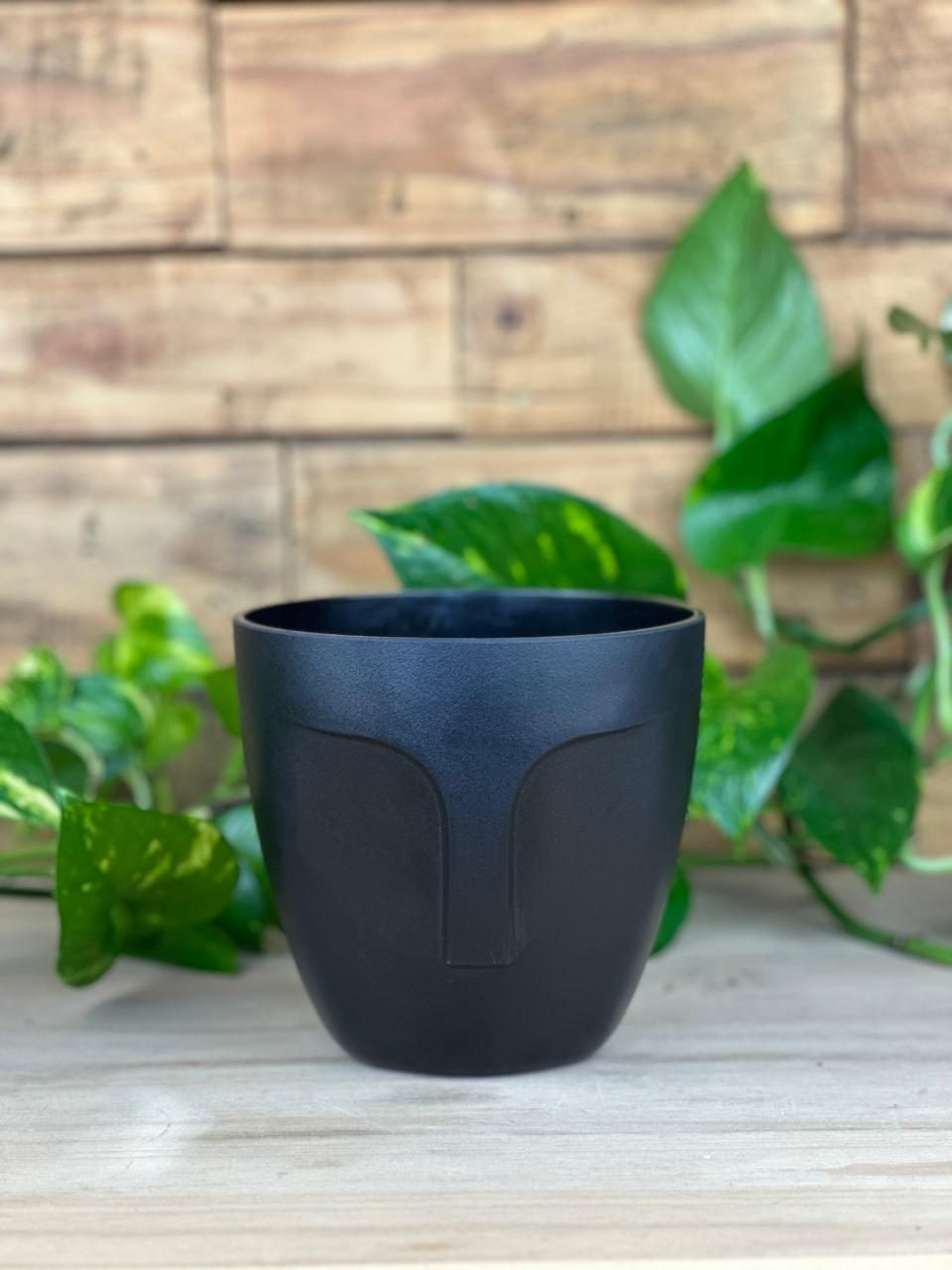 Small Face Pot - Black